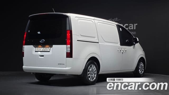 Hyundai Staria 2021 — Фото 2/20