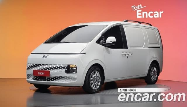 Hyundai Staria 2021 — Фото 1/20
