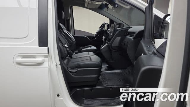 Hyundai Staria 2021 — Şəkil 14/30