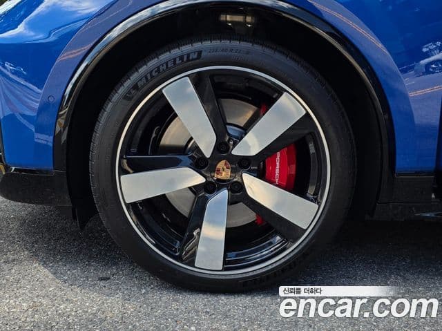 Porsche Macan EV 2026 — Photo 15/20