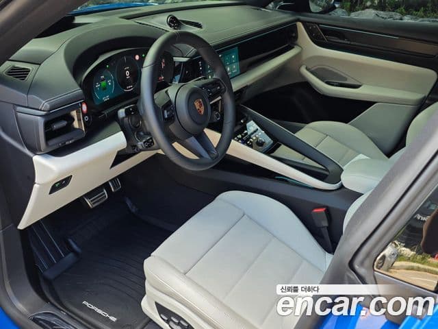 Porsche Macan EV 2026 — Photo 8/20