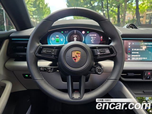 Porsche Macan EV 2026 — Photo 17/20