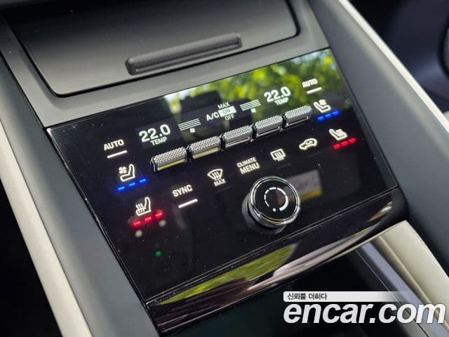 Porsche Macan EV 2026 — Photo 16/20