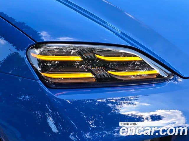 Porsche Macan EV 2026 — Photo 2/20