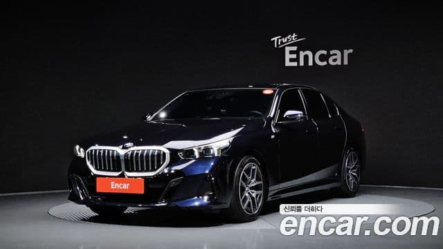 BMW 5 Series 2023 — Фото 1/20