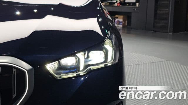 BMW 5 Series 2023 — ფოტო 36/36