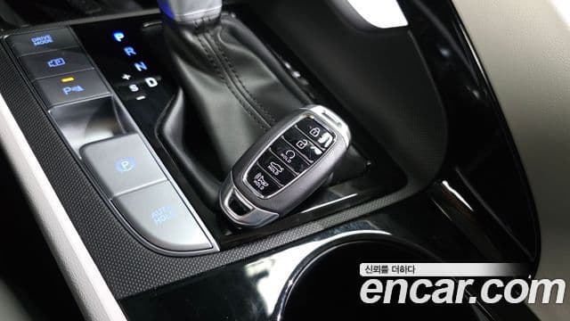 Hyundai The New Avante Hybrid 2022 — Şəkil 17/34