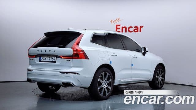 Volvo XC60 2018 — Фото 2/20