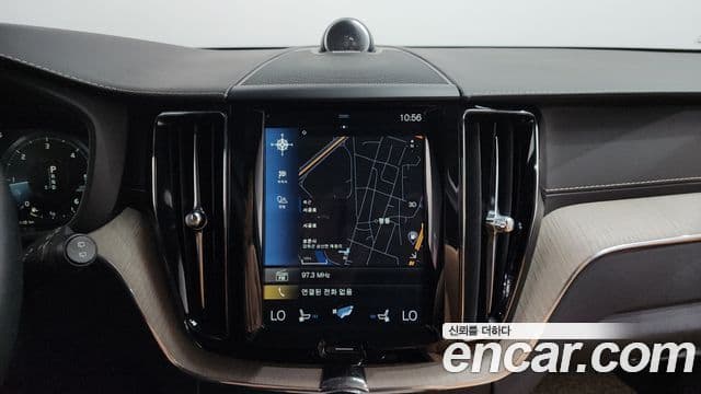 Volvo XC60 2018 — Фото 12/20