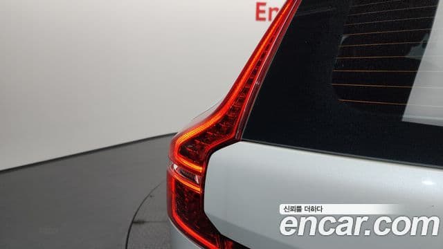 Volvo XC60 2018 — Şəkil 4/35