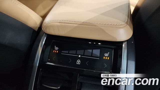 Volvo XC60 2018 — Şəkil 20/35