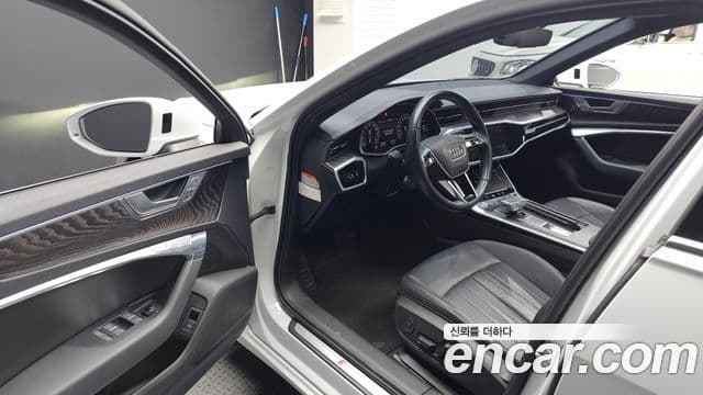 Audi A6 2020 — ფოტო 13/20