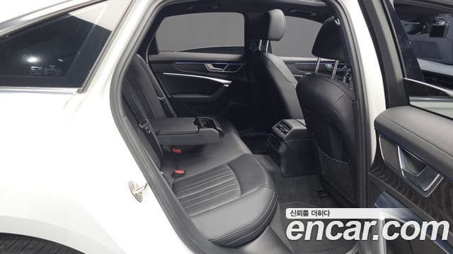 Audi A6 2020 — ფოტო 16/20