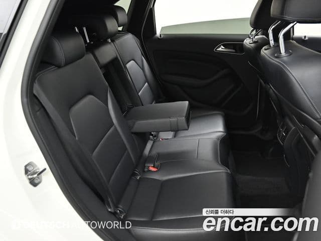 Mercedes-Benz B-Class 2018 — ფოტო 13/20