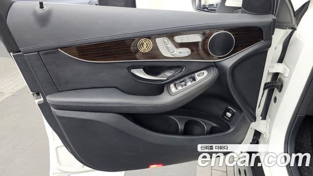 Mercedes-Benz GLC-Class 2020 — Şəkil 12/34