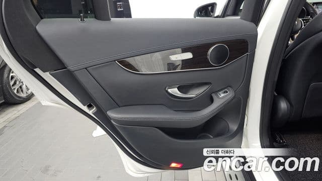 Mercedes-Benz GLC-Class 2020 — Şəkil 31/34