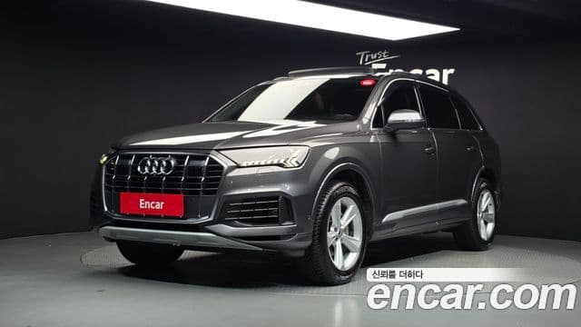 Audi Q7 2020 — Фото 1/20