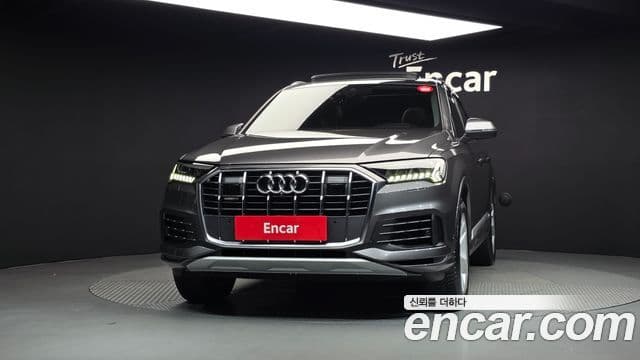 Audi Q7 2020 — Фото 3/20