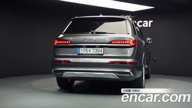 Audi Q7 2020 — Фото 4/20