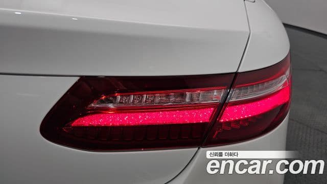 Mercedes-Benz E-Class 2019 — Şəkil 26/37
