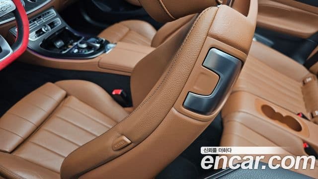 Mercedes-Benz E-Class 2019 — Şəkil 12/37