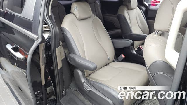 Kia Carnival 2024 — Фото 12/20