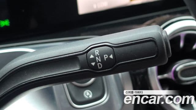 Mercedes-Benz GLB-Class 2021 — Фото 9/20