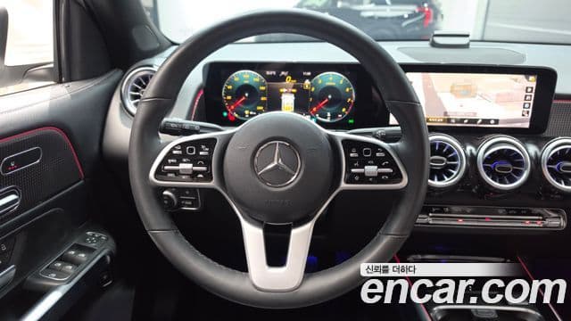 Mercedes-Benz GLB-Class 2021 — Фото 13/20