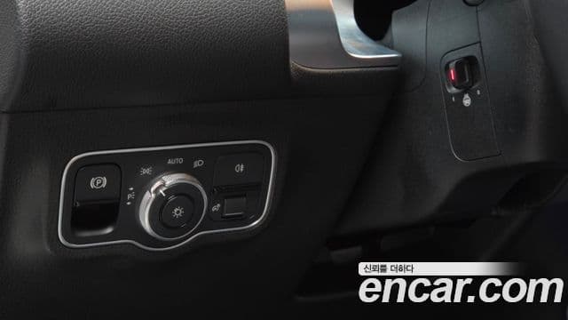 Mercedes-Benz GLB-Class 2021 — Фото 19/20
