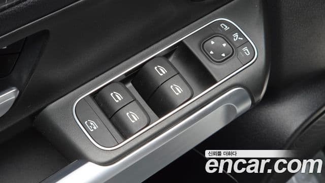 Mercedes-Benz GLB-Class 2021 — Фото 20/20