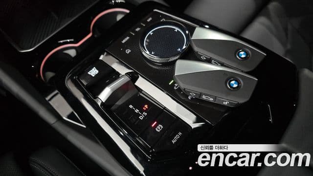 BMW 5 Series 2025 — Фото 9/20