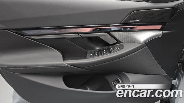 BMW 5 Series 2025 — Photo 22/32