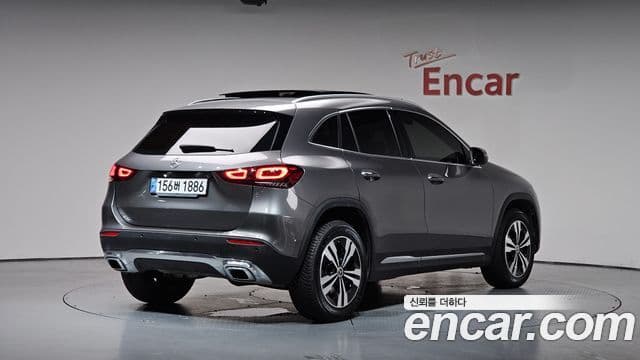 Mercedes-Benz GLA-Class 2021 — Фото 2/20