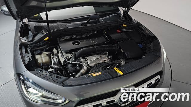 Mercedes-Benz GLA-Class 2021 — Фото 6/20