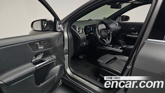 Mercedes-Benz GLA-Class 2021 — Фото 10/20