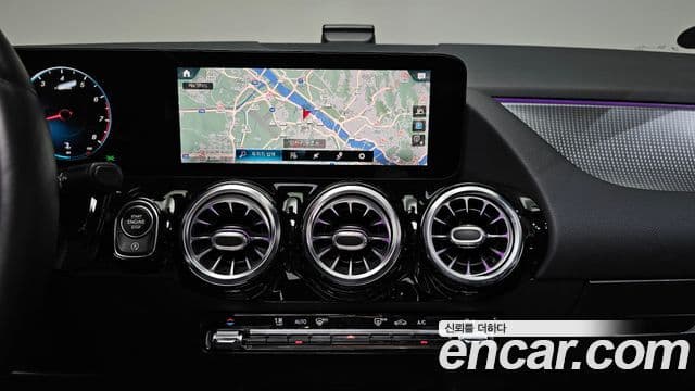 Mercedes-Benz GLA-Class 2021 — Фото 14/20