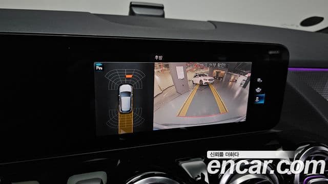Mercedes-Benz GLA-Class 2021 — Фото 15/20