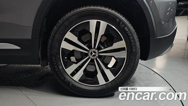 Mercedes-Benz GLA-Class 2021 — Photo 25/35