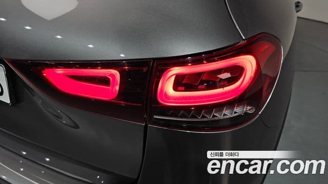 Mercedes-Benz GLA-Class 2021 — Photo 16/35