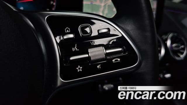 Mercedes-Benz GLA-Class 2021 — Photo 31/35
