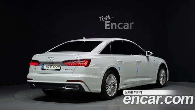 Audi A6 2020 — ფოტო 29/36