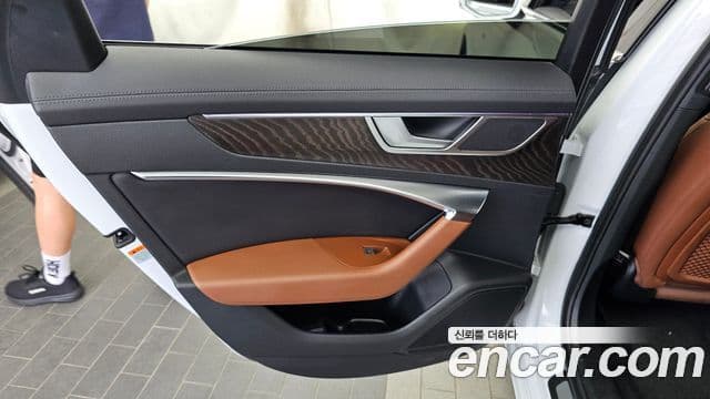 Audi A6 2020 — ფოტო 26/36