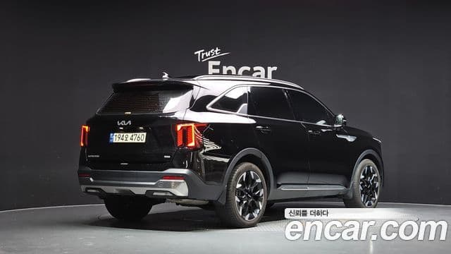 Kia Sorento 2023 — Фото 2/20