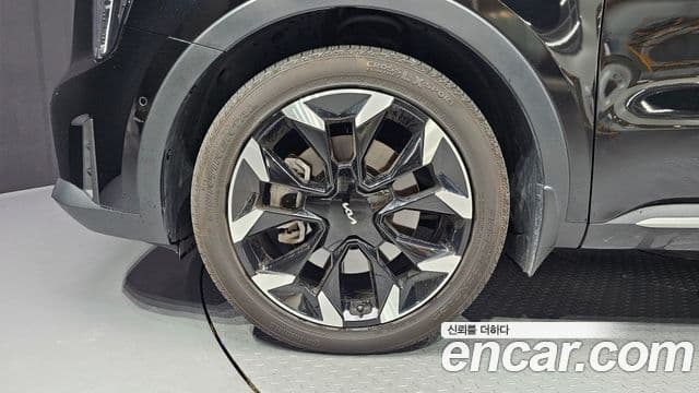 Kia Sorento 2023 — Фото 5/20