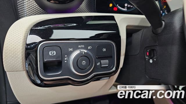 Mercedes-Benz A-Class 2021 — ფოტო 9/30