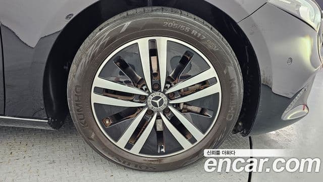 Mercedes-Benz A-Class 2021 — ფოტო 1/30