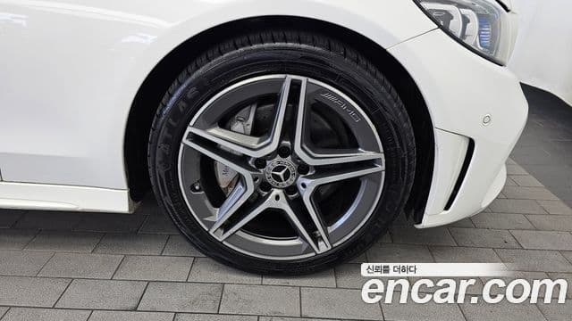 Mercedes-Benz C-Class 2020 — Photo 23/32