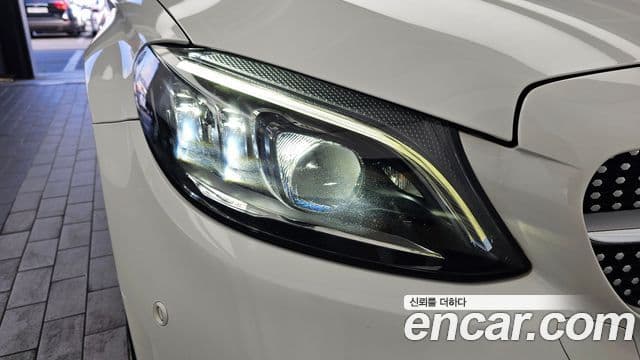 Mercedes-Benz C-Class 2020 — Photo 17/32