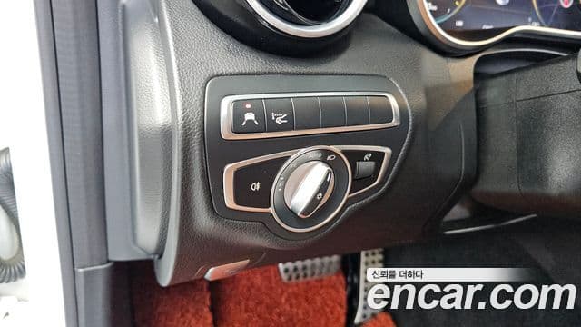 Mercedes-Benz C-Class 2020 — Photo 16/32
