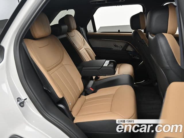 Land Rover Range Rover Sport 2025 — Фото 12/20